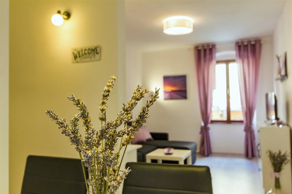 Center Apartment Lori Pula Exteriör bild